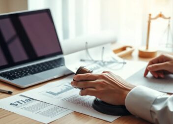 Abogados en Asesor.Legal | Asesoría legal para Demanda por retraso anticipa: expertos legales en devolución de cantidades y penalizaciones contractuales Abogados en Asesor.Legal demanda por retraso anticipa expertos legales en devolucion de cantidades y penalizaciones contractuales