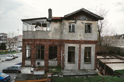 Abogados en Asesor.Legal | Asesoría legal para El inquilino deja el piso destrozado: cómo reclamar y recuperar el coste de reparación Abogados en Asesor.Legal el inquilino deja el piso destrozado como reclamar y recuperar el coste de reparacion 1