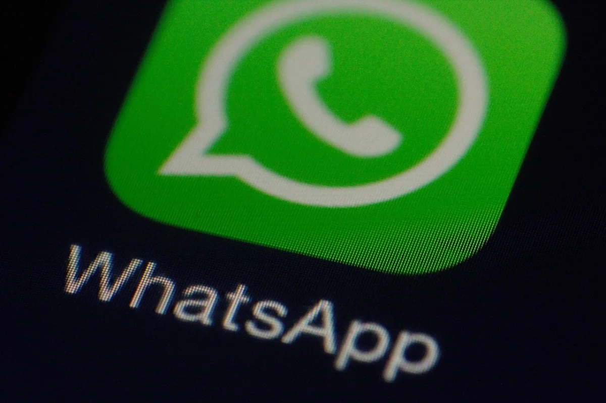 IA para entender amenazas por WhatsApp de empresas