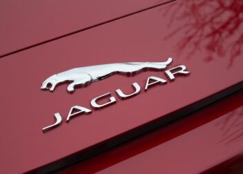 Abogados en Asesor.Legal | Asesoría legal para Cuánto cuesta reclamar sustitución de motor Jaguar F Pace Cuánto cuesta reclamar sustitución de motor Jaguar F Pace