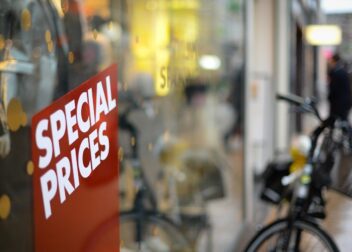 Precio por revisión contractual antes de firmar compra de licencia VTC