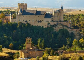 Recurso de sanción VTC en Segovia con solicitud de suspensión cautelar