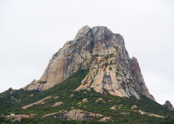 Gestoría barata para regularización 2026 merece la pena