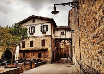 Abogados en Asesor.Legal | Asesoría legal para Transmisión urgente de licencia VTC en Pamplona con presentación ordenada Transmisión urgente de licencia VTC en Pamplona con presentación ordenada