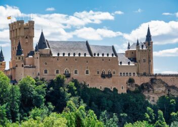 Recurso de sanción VTC en Segovia con solicitud de suspensión cautelar