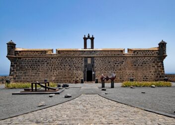 Abogados en Asesor.Legal | Asesoría legal para Todo incluido 395€ gestoría en Arrecife para tramitar papeles de inmigrantes de Venezuela Todo incluido 395€ gestoría en Arrecife para tramitar papeles de inmigrantes de Venezuela