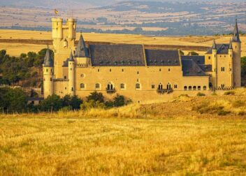 Recurso de sanción VTC en Segovia con solicitud de suspensión cautelar