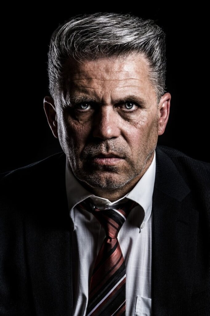 Abogados en Asesor.Legal | Asesoría legal para Abogados y Respuestas legales gratuitas con IA Cuándo contratar abogado para evitar responsabilidad personal en empresa VTC