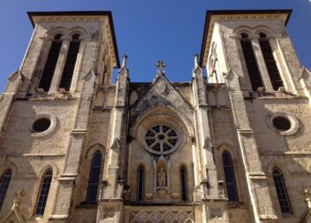 Precio cerrado 395€ abogado en San Fernando para regularizar extranjeros de Colombia