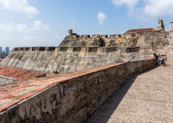 Precio cerrado 395€ abogado en San Bartolomé de Tirajana para regularizar extranjeros de Colombia