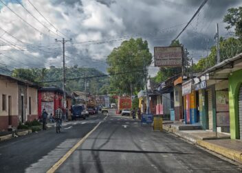 Cómo saber si el abogado en Zaragoza tiene experiencia ante el juzgado concreto