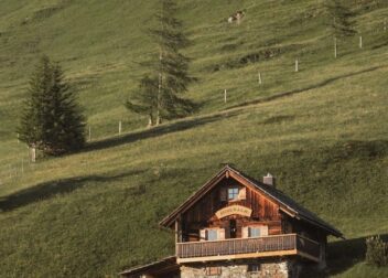 Asistencia jurídica para interponer denuncia por ocupación de chalet