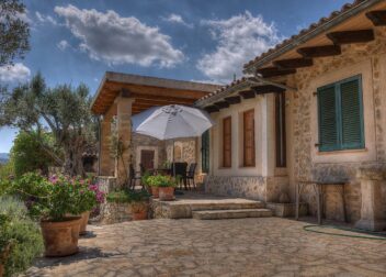 Abogados en Asesor.Legal | Asesoría legal para Impugnar multas del ayuntamiento por mal estado de una finca okupada Impugnar multas del ayuntamiento por mal estado de una finca okupada