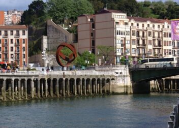 Abogado en Bilbao para pactos sucesorios y reparto de caseríos