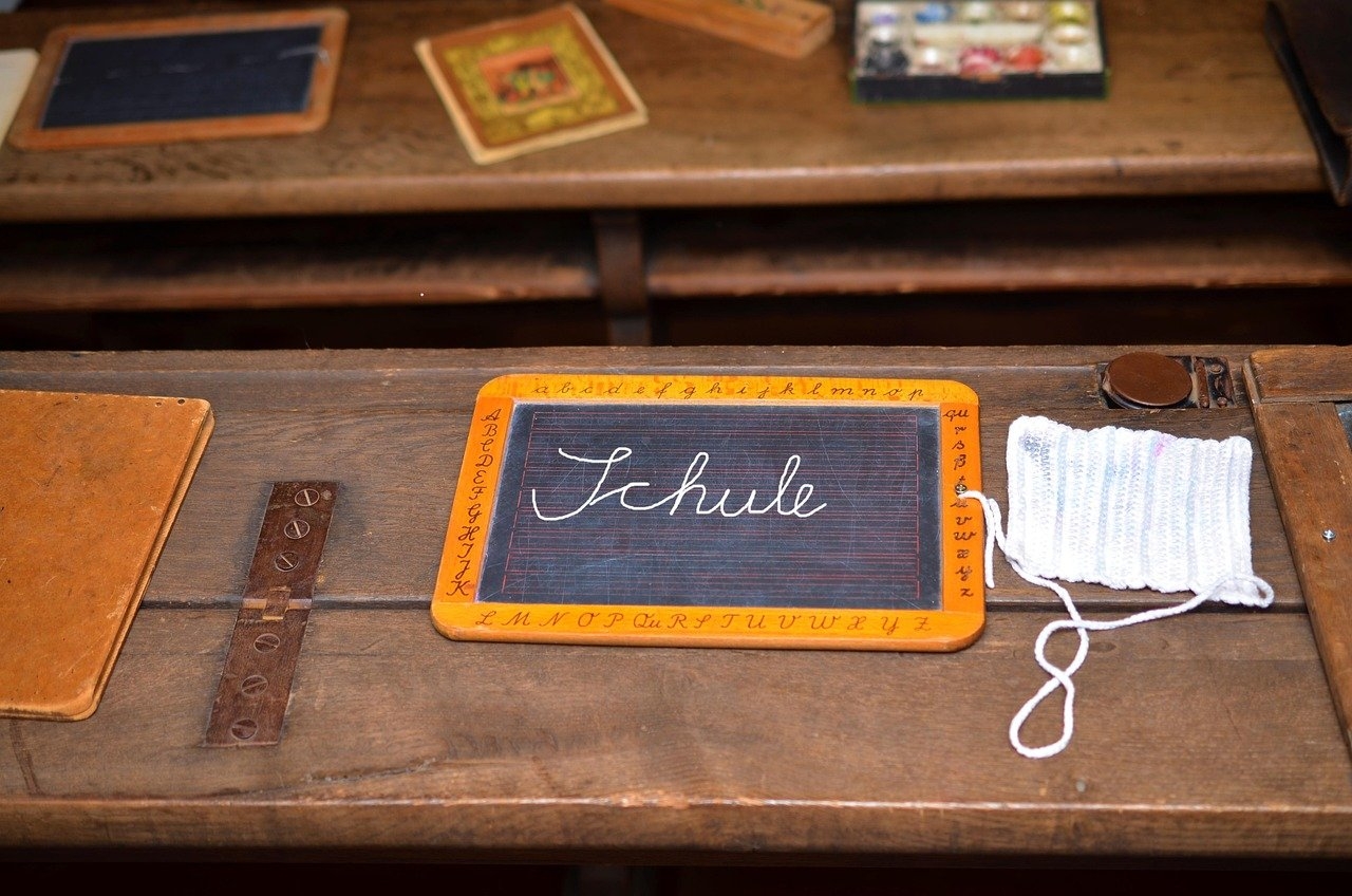 cuánto tarda una reclamación en administración local siendo interino