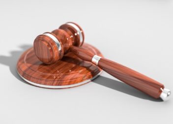 Cómo iniciar una acción legal por sobrecoste de neumáticos inflacionados