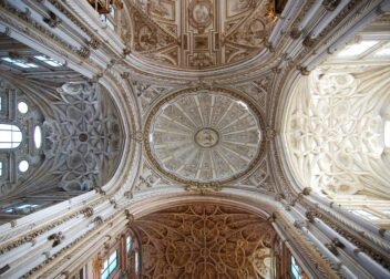 Defensa de interinos en Córdoba ante contratos temporales abusivos