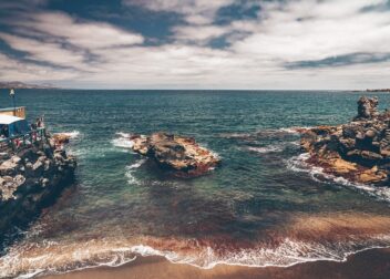 Analizamos tu caso de interino en Canarias con abogado experto