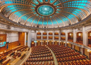 Abogado con experiencia en TJUE para interinos: qué debes exigir en la consulta