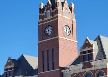 Coste de abogado para interinos en procesos judiciales largos en España