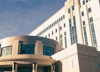 Cómo elegir abogado para interinos en Bilbao sin dejarte llevar por el marketing