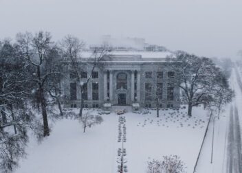 Cómo comparar abogados de interinos sin fijarte solo en el precio