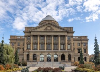 Cómo evitar abogados generalistas en casos complejos de interinos