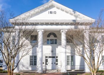 Honorarios por defensa de interinos en procesos disciplinarios