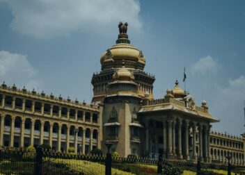 Coste de abogado para interinos en procesos judiciales completos