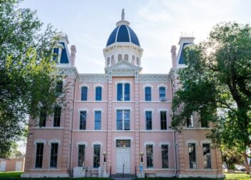 Precio de recurso legal para interinos en Cantabria