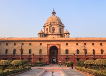 Honorarios por defensa de interinos ante inspecciones administrativas