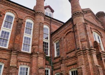 Cuánto cuesta recurrir una sanción siendo interino con abogado