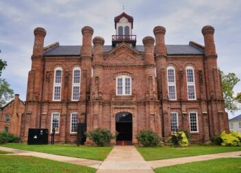 Cuánto cuesta iniciar un recurso contencioso como interino