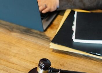 Coste de abogado para interinos en procesos judiciales avanzados en 2026