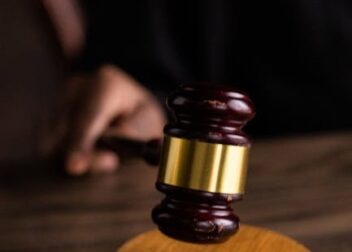 Precio de abogado para interinos en recursos judiciales completos