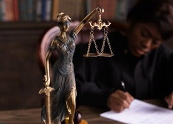 Precio de abogado para interinos en litigios administrativos nacionales