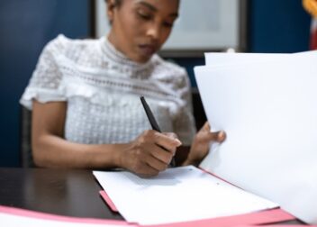 Cuánto cuesta reclamar derechos como interino en La Rioja