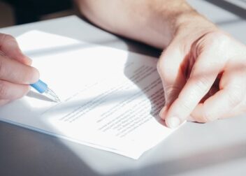 Cuándo cambiar de abogado en un caso de interinos y cómo hacerlo bien