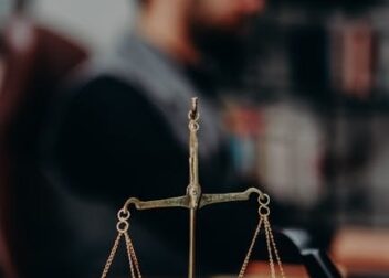 Cuánto cuesta reclamar estabilidad laboral en el sector público