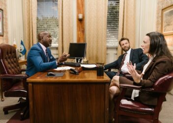 Cuánto cuesta un abogado para interinos en primera consulta