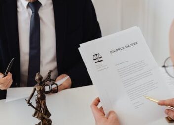 Precio de abogado para interinos en conflictos laborales complejos