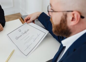 Honorarios de abogado para interinos en Asturias: demanda de fijeza