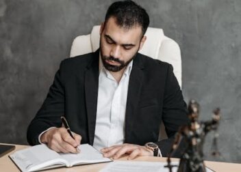 Cuánto cuesta reclamar derechos tras años de interinidad