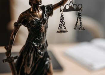 Presupuesto de abogado para interinos en Castilla y León