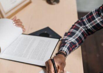 Honorarios por defensa de interinos en conflictos prolongados