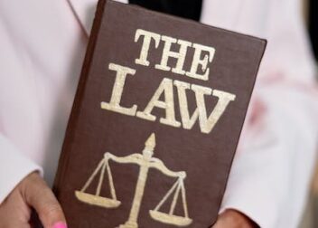 Coste de abogado para interinos en procedimientos especiales