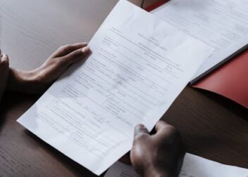 Precio de abogado para interinos en litigios complejos en administración pública